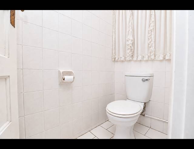 2.5 BEDROOM APARTMENT FOR SALE IN ESSENWOOD